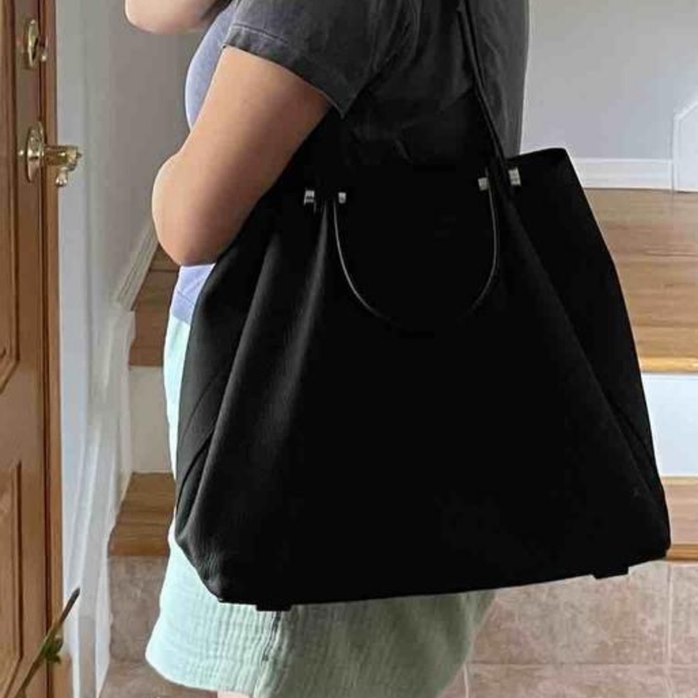 Elegant Black Tote Bag - Picture 10 of 16